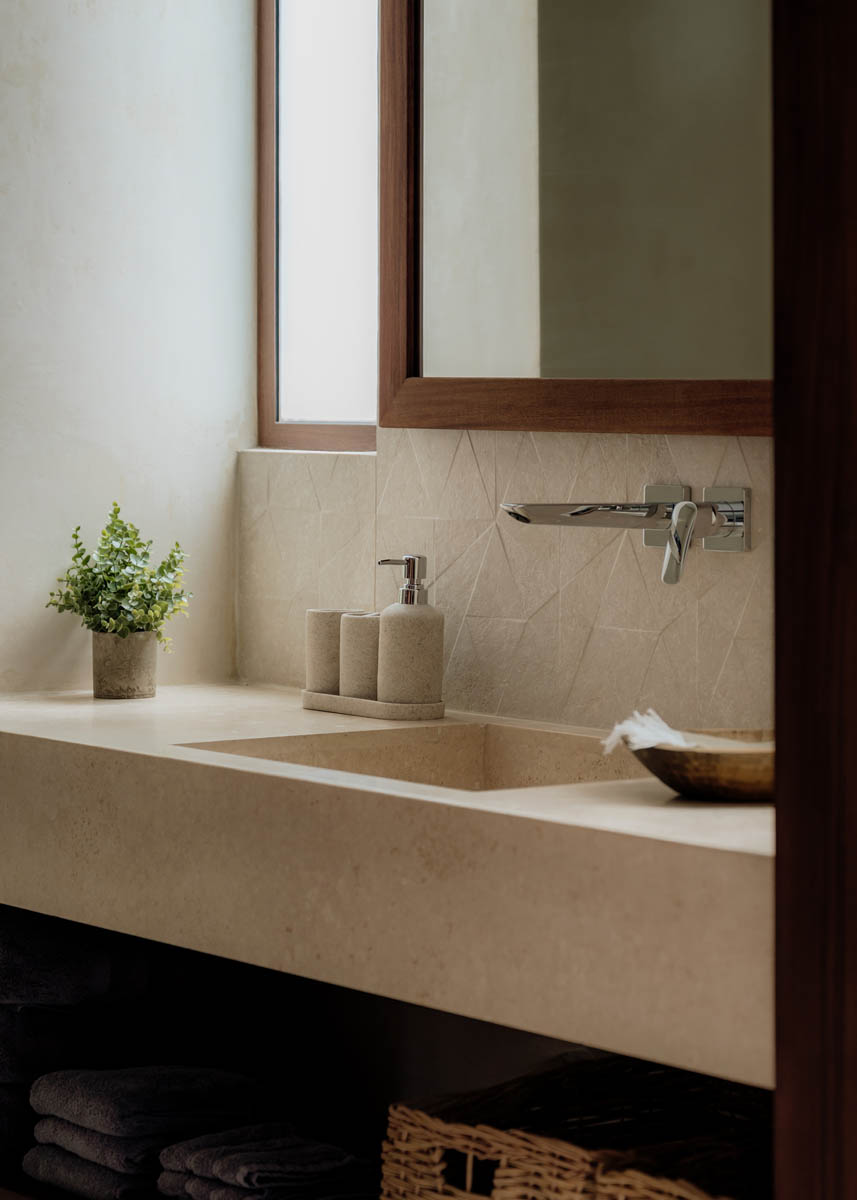 Bathroom Full 3 01