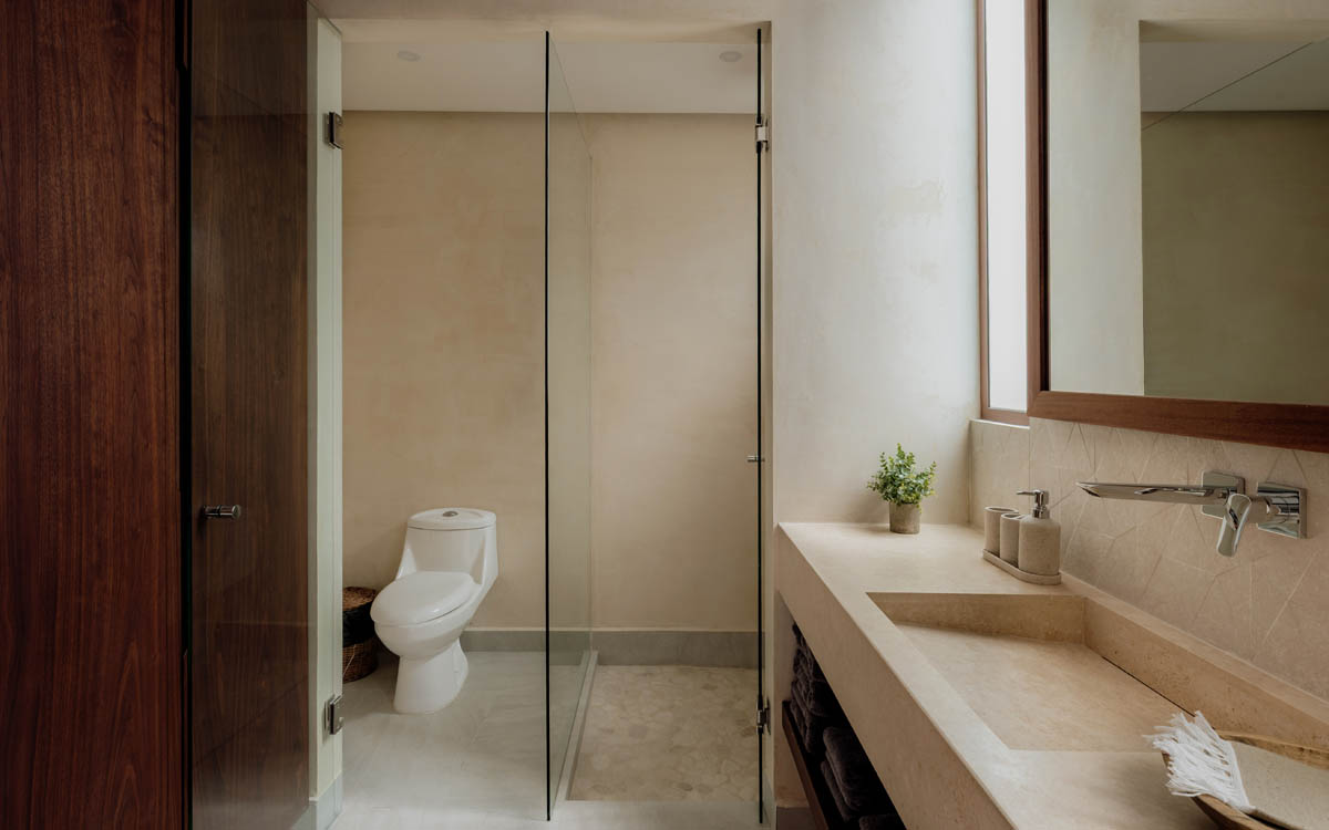 Bathroom Full 3 02